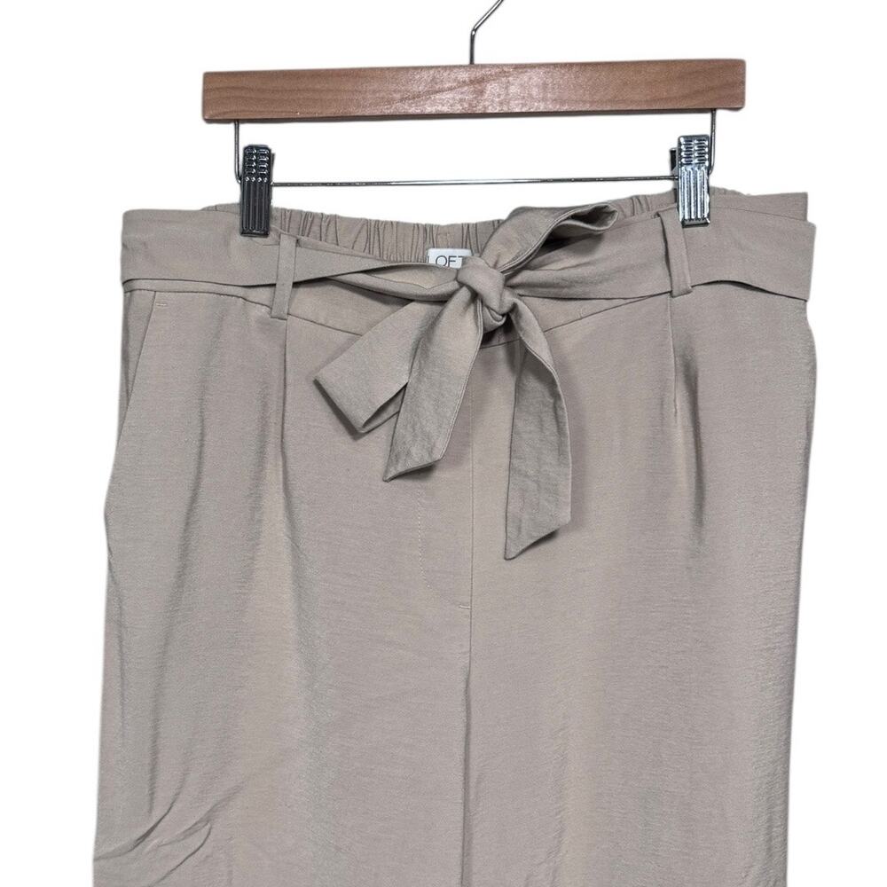LOFT Beige Cropped Relaxed Fit Pants with Belt - Size Medium - Picture 2 of 5